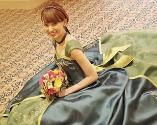 ミラコスタのディズニー アナ雪 のアナ風ドレスのレンタルの値段 価格 は 南明奈が披露宴のお色直しで着用 インスタで公開 Tanoseek