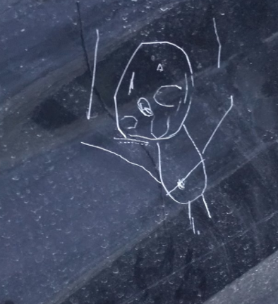 画伯 子供 が車に落書き 傷 うちの娘 4歳 が描いたアンパンマン Twitterで話題